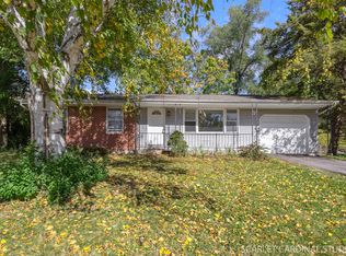 27W300 Beecher Ave, Winfield, IL 60190