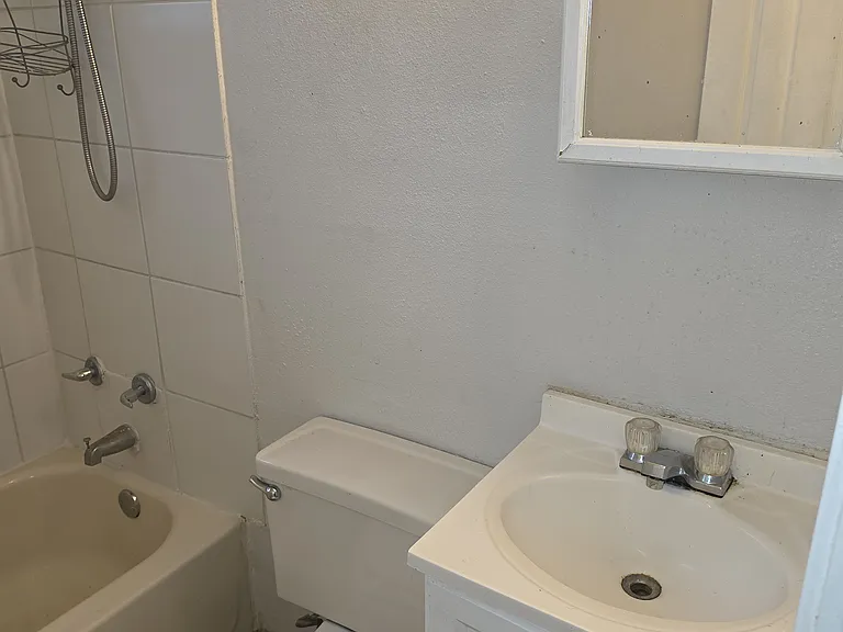 3411 Drew St #1 — Photo 10