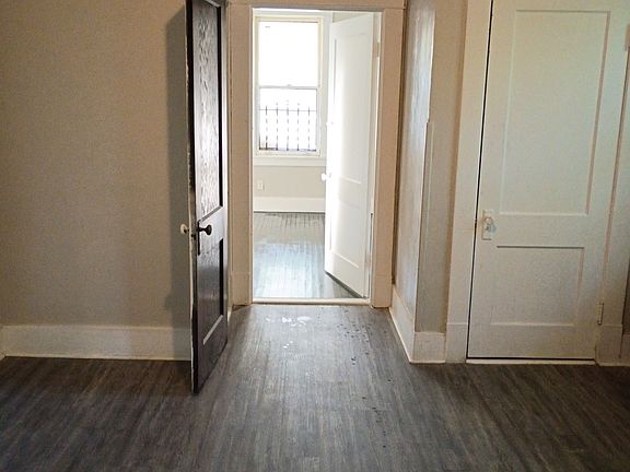 5th image of 687 Chelsea Ave