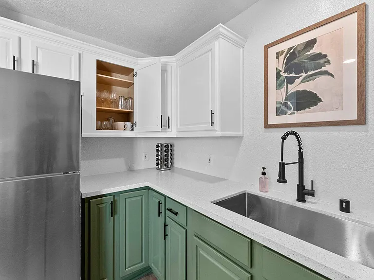 W Brookes Ave — Photo 13