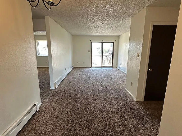 1510 Taft Ave — Photo 4
