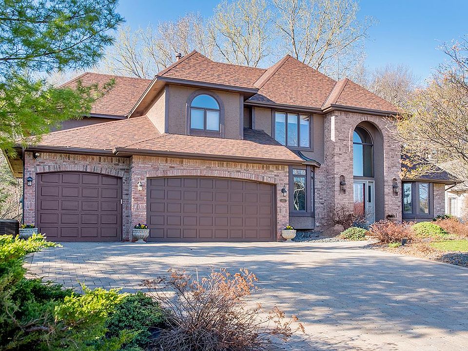1st image of 426 Oak Creek Dr S