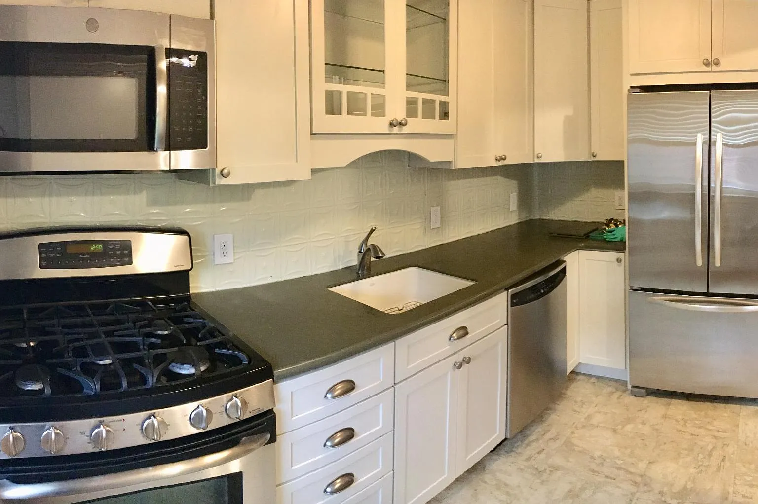 2 bed, 775 sqft, $2,550 — Photo 2