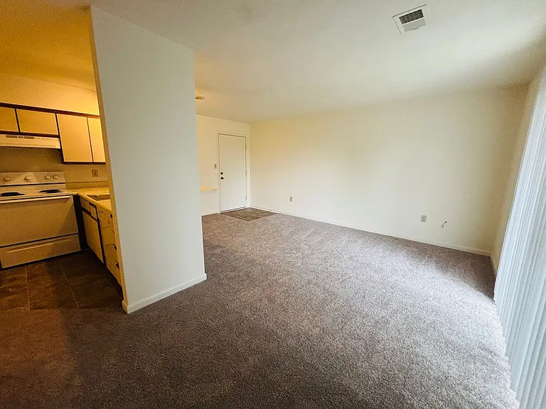 1204C University Ter — Photo 4
