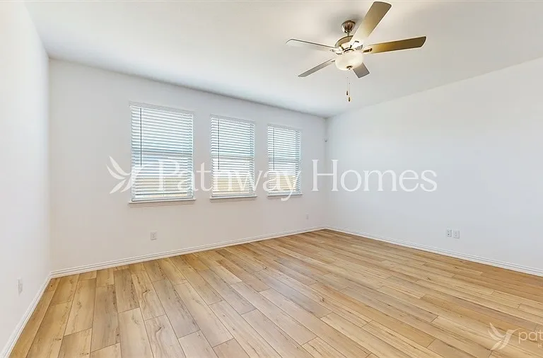 929 Rusty Spur Ln — Photo 4