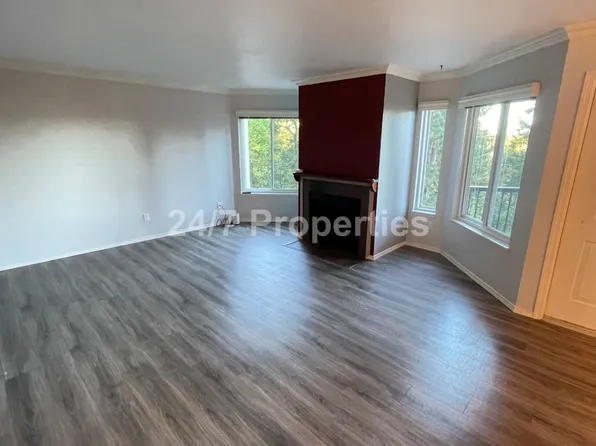 20070 Larkspur Ln APT 63, West Linn, OR 97068