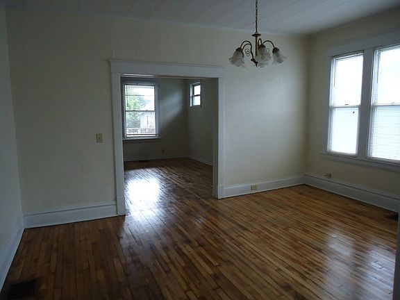 4th image of 227 Preston St
