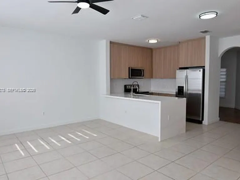 5527 NW 113th Ave #Townhouse 5527 — Photo 6