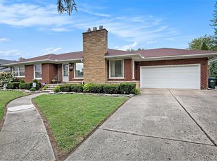 19615 Maxine St, Saint Clair Shores, MI 48080