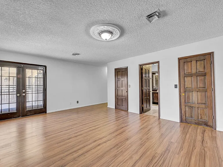 6975 Obannon Dr — Photo 32