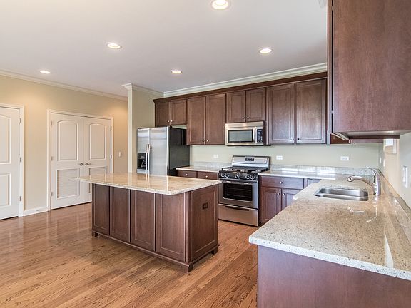 3rd image of 6650 N Harlem Ave #1S