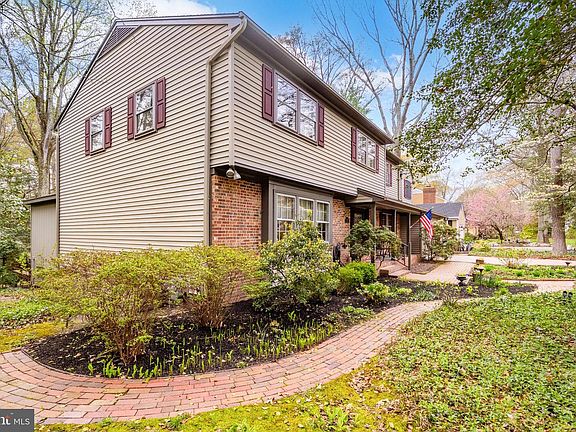 4th image of 516 Indian Ln