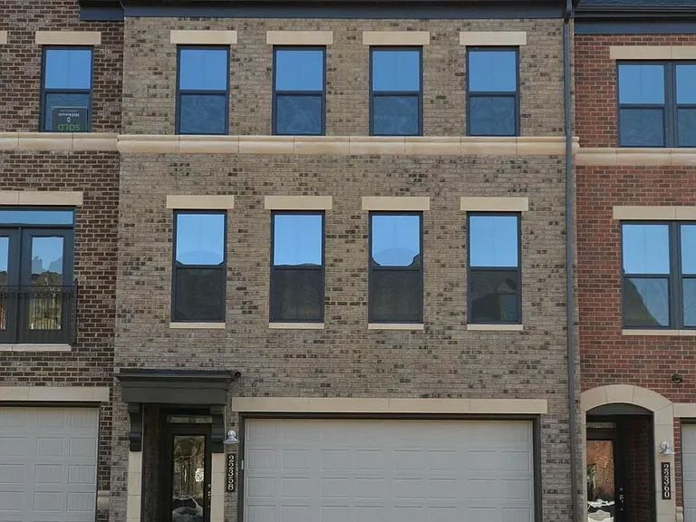 22358 Exe Sq — Photo 1