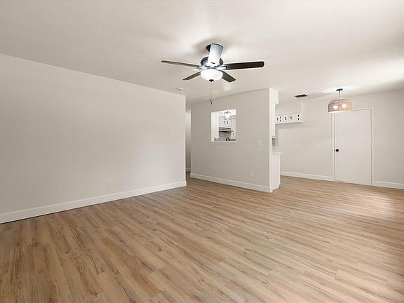 5th image of 3212 Birch Ln