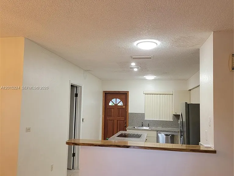 6510 SW 20th St #6510 — Photo 2