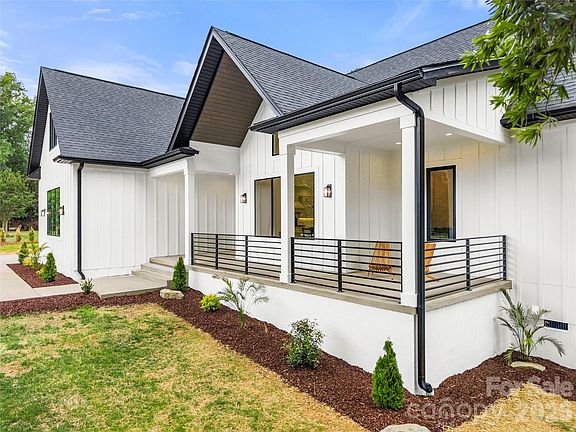 5th image of 1213 Rosa Dr