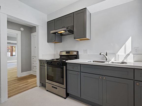5th image of 1026 E Broadway #1026-1032