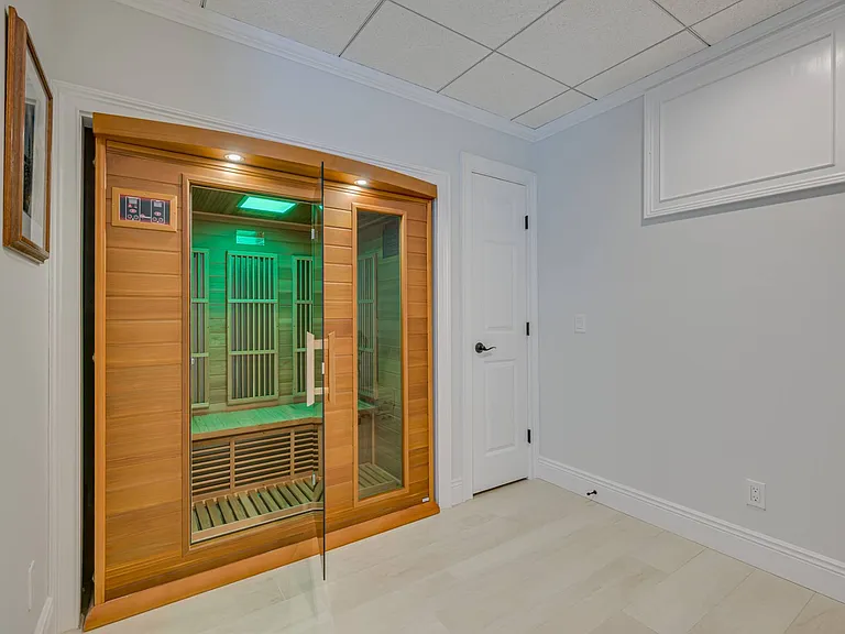 58 Edge Of Woods Rd — Photo 24