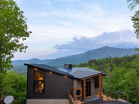 3rd image of 3201 Grouse Ridge Ln