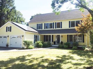 16 Mayflower Rd, Needham, MA 02492