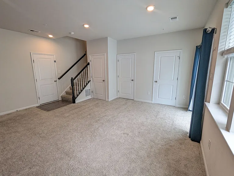 5143 Constitution St — Photo 6
