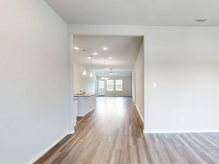 1817 Grassland Dr — Photo 4