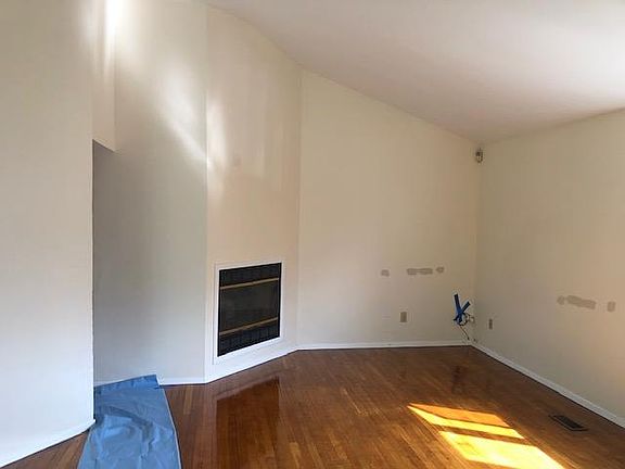 4th image of 126 Maida Ave