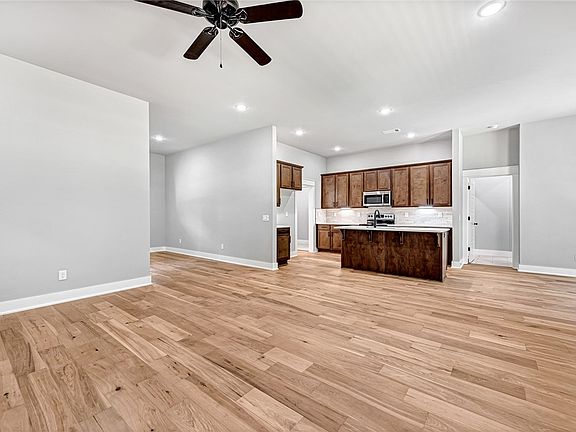 4th image of 76 Stoneykirk Dr
