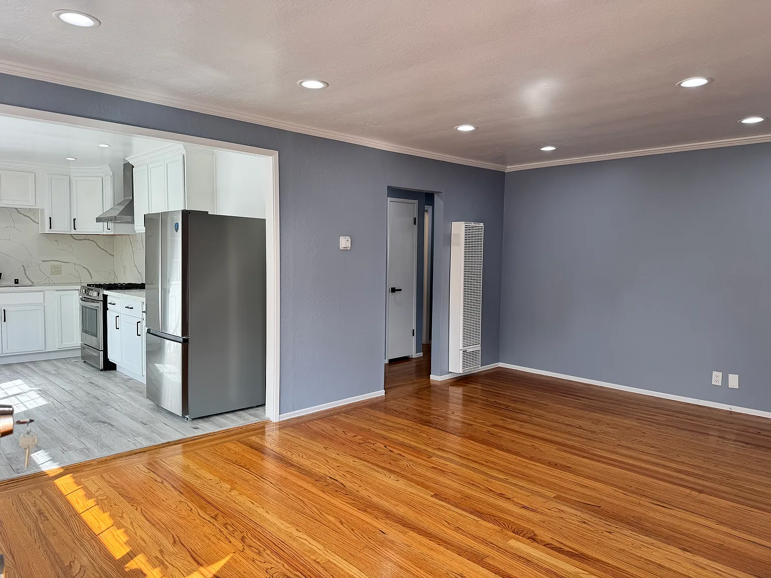 2 bed, 900 sqft, $3,950 — Photo 1