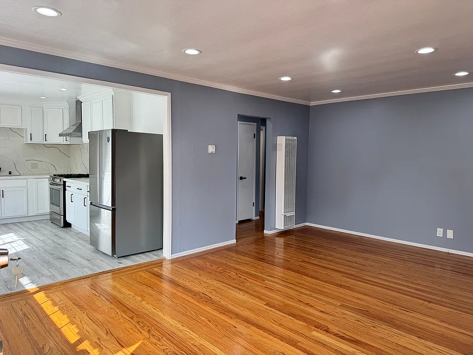 1366 Sierra St