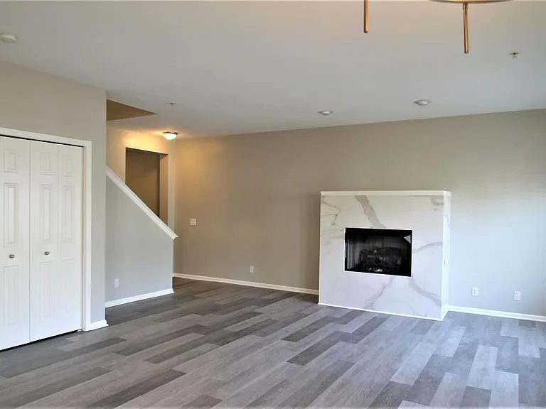 3243 Camden Dr #118 — Photo 6