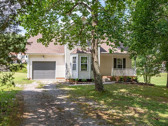 2nd image of 3427 Shagbark Cir