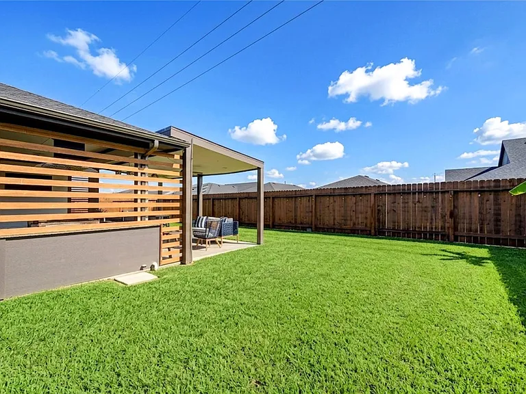 3306 Black Gore Creek Dr — Photo 32