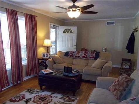 LIVING ROOM & HARDWOOD FLOORS