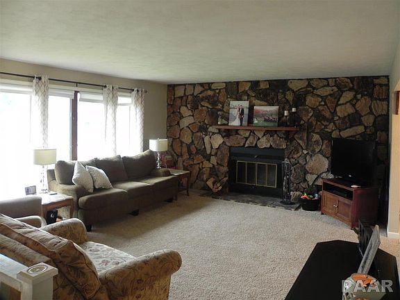 4th image of 1200 Redwood Dr
