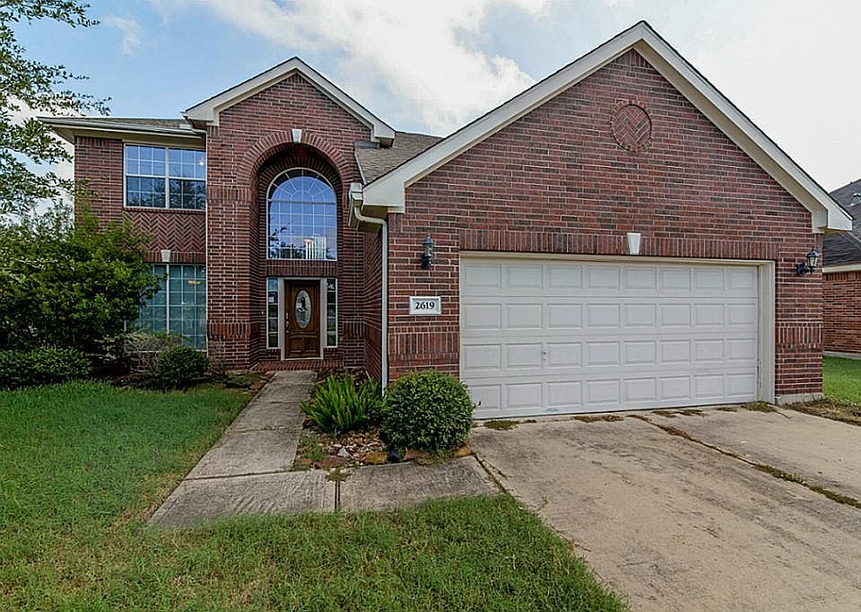 1st image of 2619 Welborn Dr