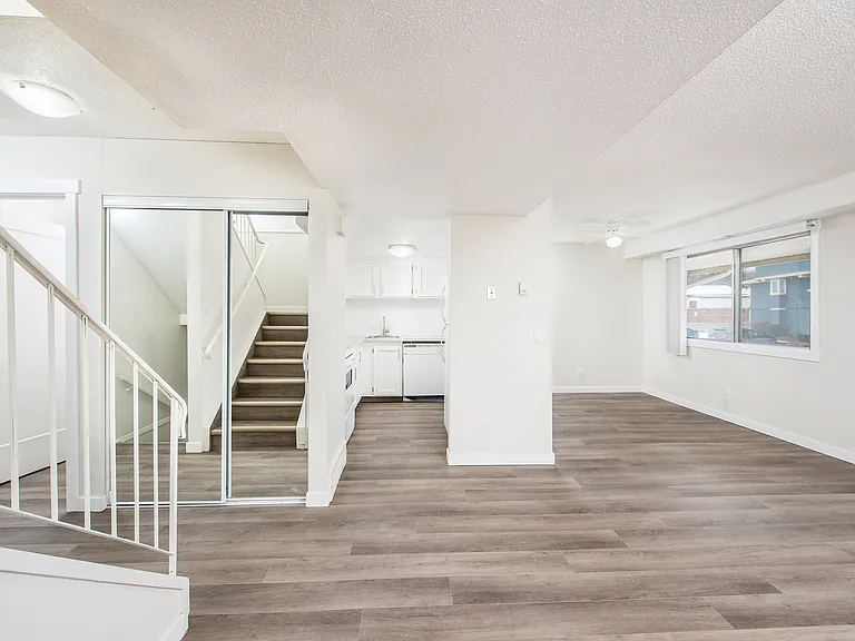 2200 Woodview Dr SW — Photo 5