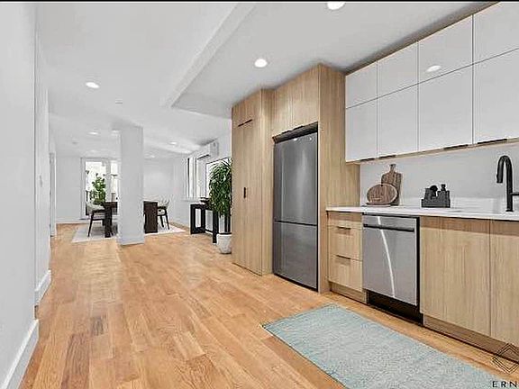 2nd image of 807 Washington St #5