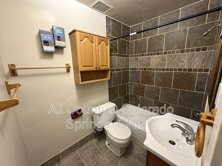 1431 W Kiowa St #2 — Photo 6