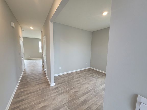 5th image of 1663 Fairmount Dr