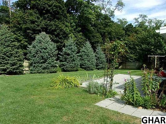 3rd image of 605 Sunset Dr