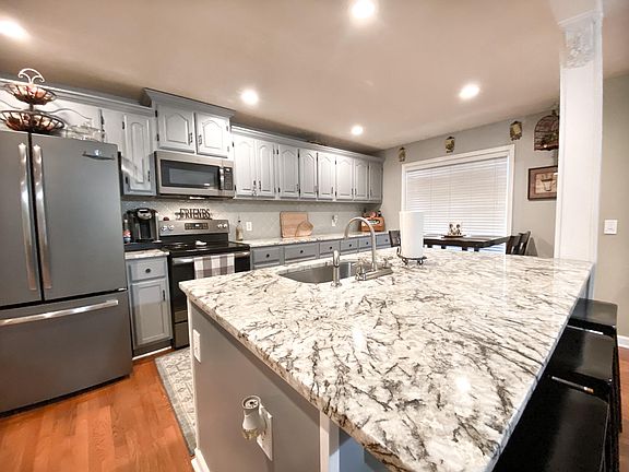 4th image of 646 Big Oak Dr