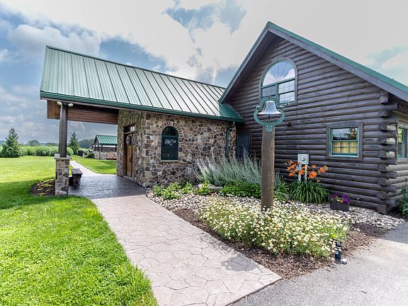 3rd image of 272 Mesa Creek Ln