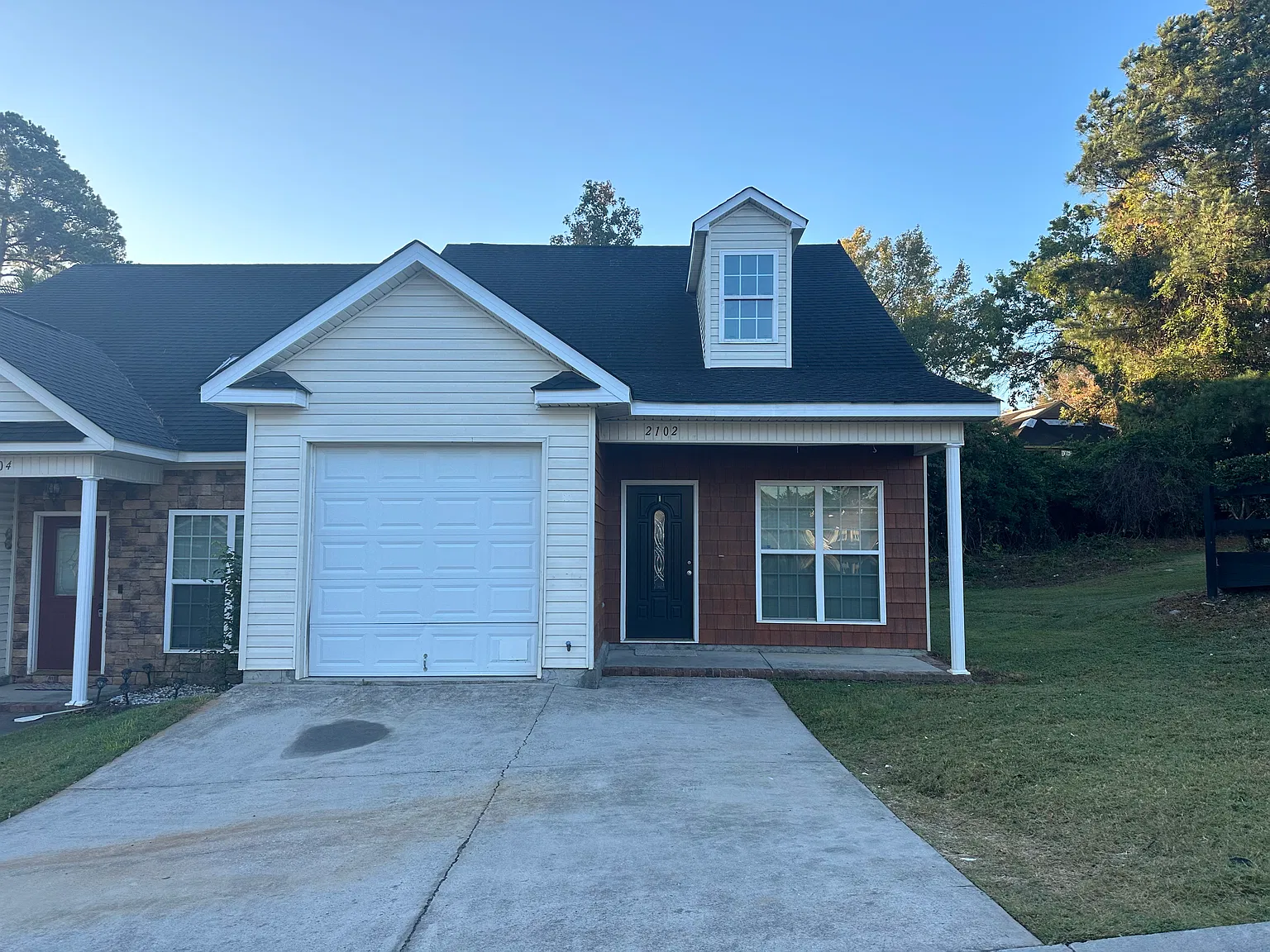 2102 Reserve Ln — Photo 1
