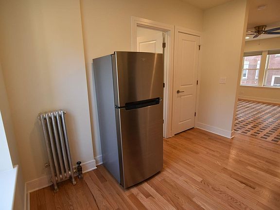 4th image of 4428 N Wolcott Ave APT 2A