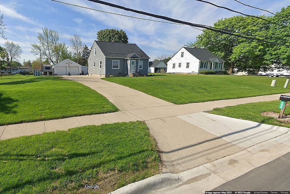 1st image of 4550 36th St SW