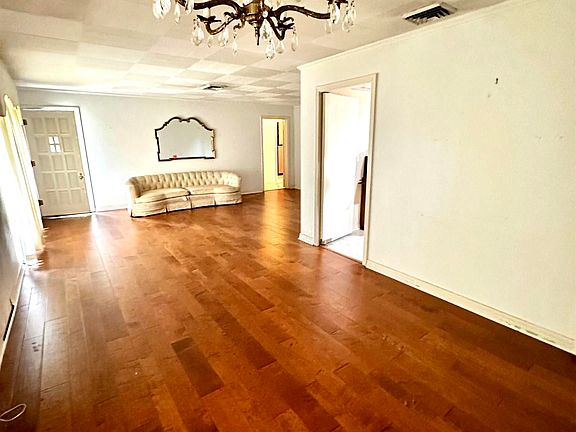 3rd image of 406 Edgemont Dr #10