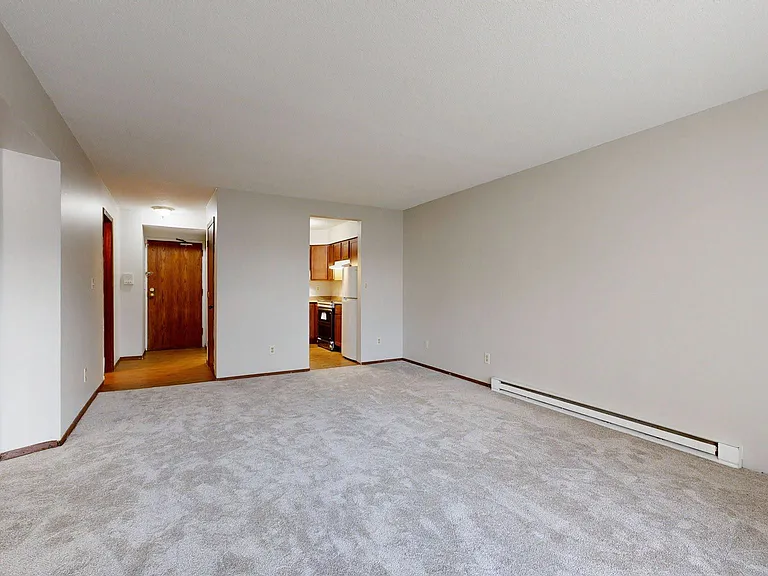 Riverside Apartment — Photo 24