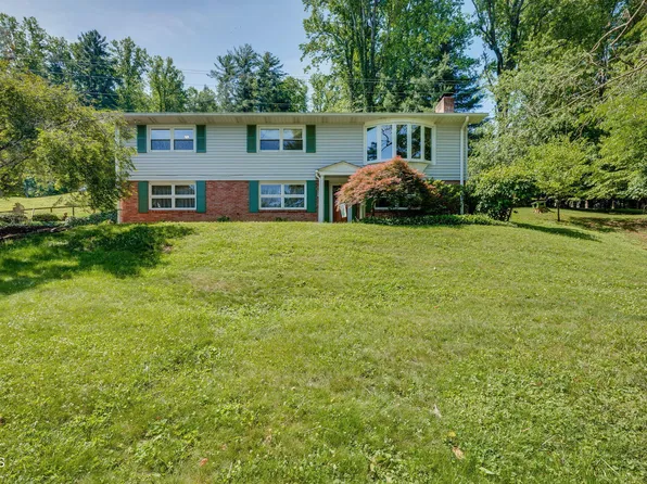 638 Fox Meadow Ln, Bristol, VA 24201