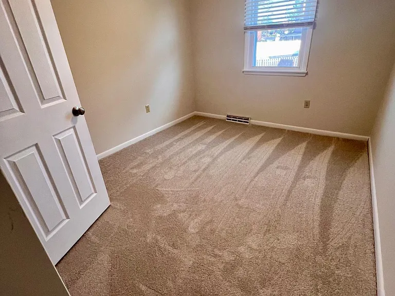 41704 Courthouse Dr — Photo 13